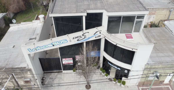 Edificio desarrollado en tres plantas. (Lobos Bus) - Imagen 7