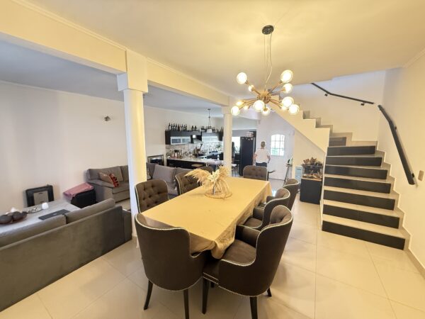Hermosa Casa en Calle Hipólito Yrigoyen 234, Cañuelas. - Imagen 33