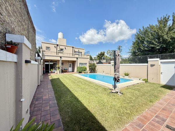 Hermosa Casa en Calle Hipólito Yrigoyen 234, Cañuelas. - Imagen 29