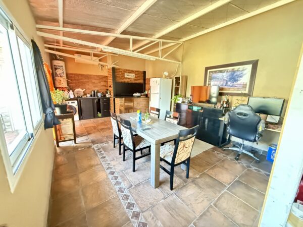 Hermosa Casa en Calle Hipólito Yrigoyen 234, Cañuelas. - Imagen 30