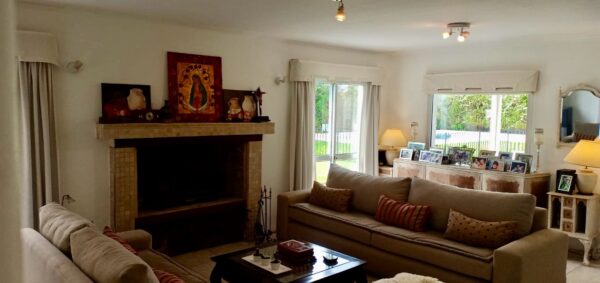 Oportunidad Venta por Viaje. Importante Casa Barrio Cerrado "Altos del Carmen" UF-18 - Imagen 3