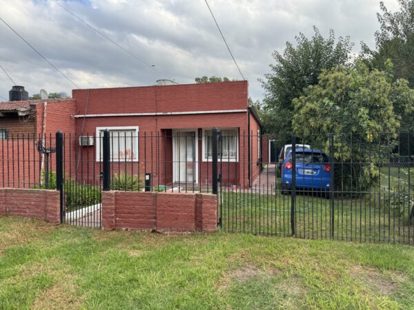 Casa en Venta en calle 1ro de Noviembre, Cañuelas.