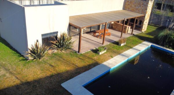 Moderna Casa Quinta Santa Cruz 430, entre Berrueta y Monseñor Shell - Imagen 14