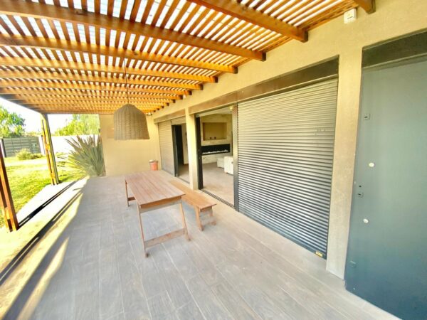 Moderna Casa Quinta Santa Cruz 430, entre Berrueta y Monseñor Shell - Imagen 12