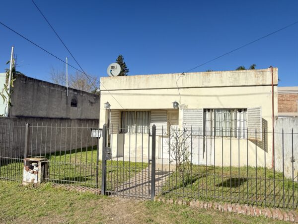 Casa en calle Velez Sarfield 1265, Cañuelas. - Imagen 2
