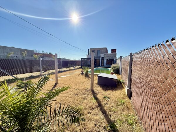 OPORTUNIDAD ÚNICA EN PETIÓN CHICO - CASA MODERNA EN ETAPA FINAL - Imagen 12