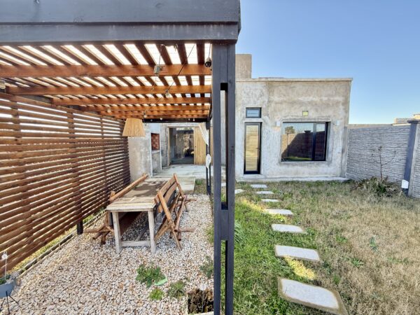 OPORTUNIDAD ÚNICA EN PETIÓN CHICO - CASA MODERNA EN ETAPA FINAL - Imagen 5