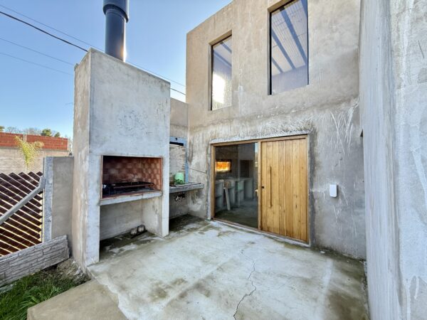 OPORTUNIDAD ÚNICA EN PETIÓN CHICO - CASA MODERNA EN ETAPA FINAL - Imagen 22