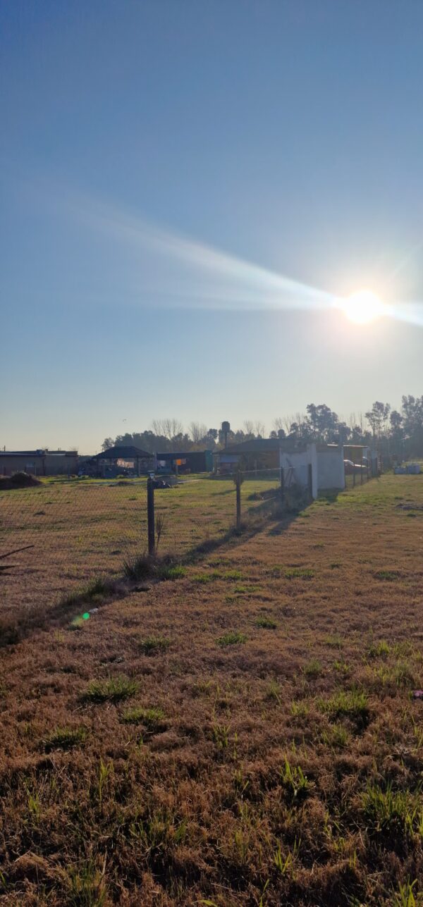 Importante terreno de 2097m2  con piscina en calle Interna - "Barrios del Sur", Cañuelas. - Imagen 2