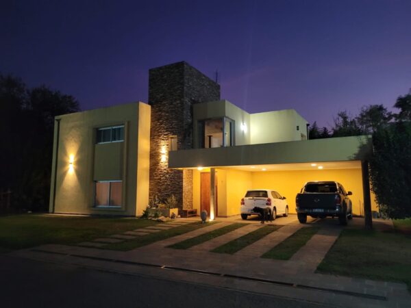 Importante Propiedad en Barrio Privado "El Molino" 340m2- Villa Adriana, Cañuelas