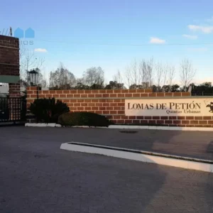 Terreno de 1488m2 en Barrio Privado "Lomas de Petión"